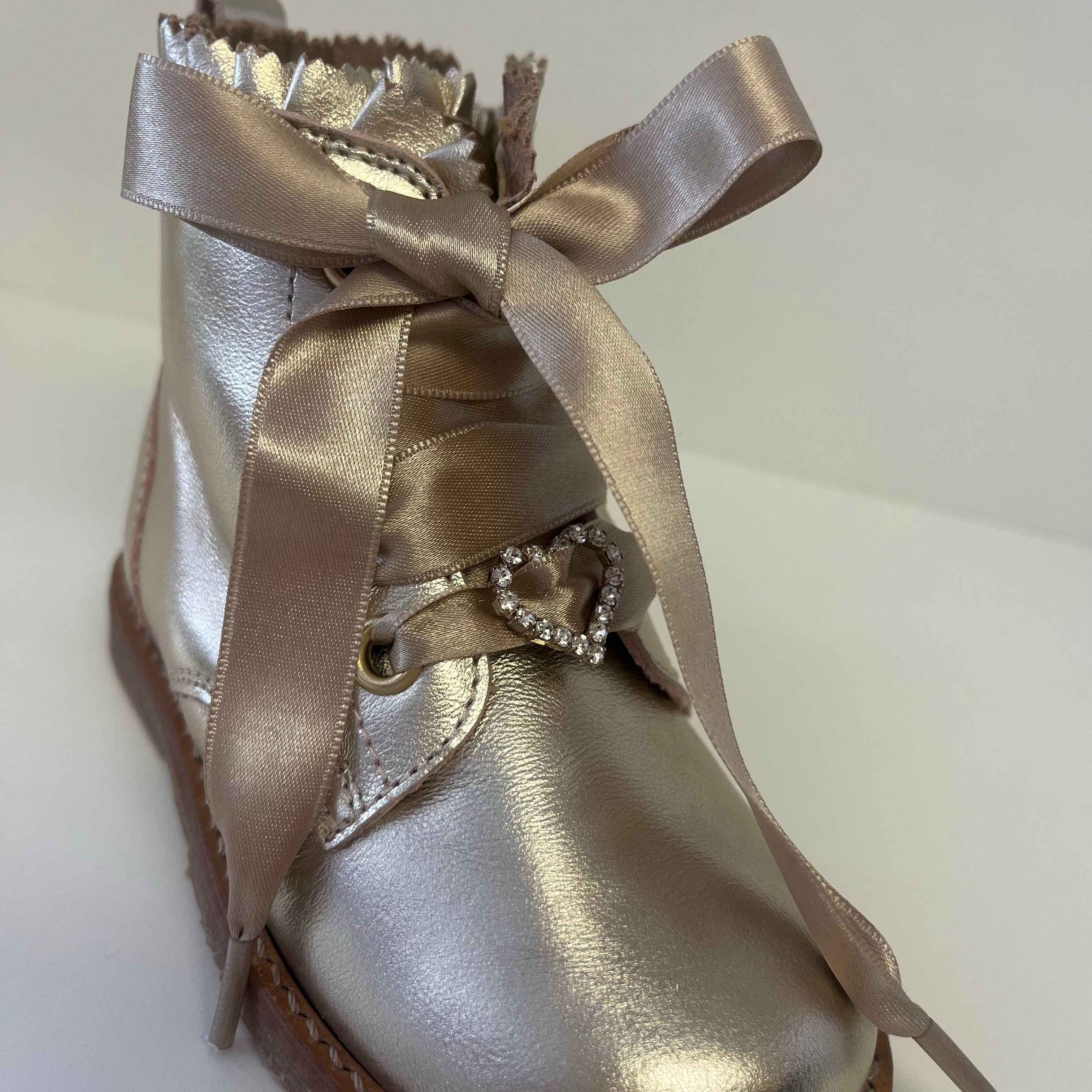 Andanines Girls Gold Heart Boots