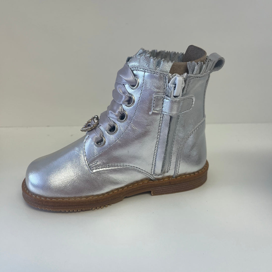 Andanines Girls Silver Heart Boots