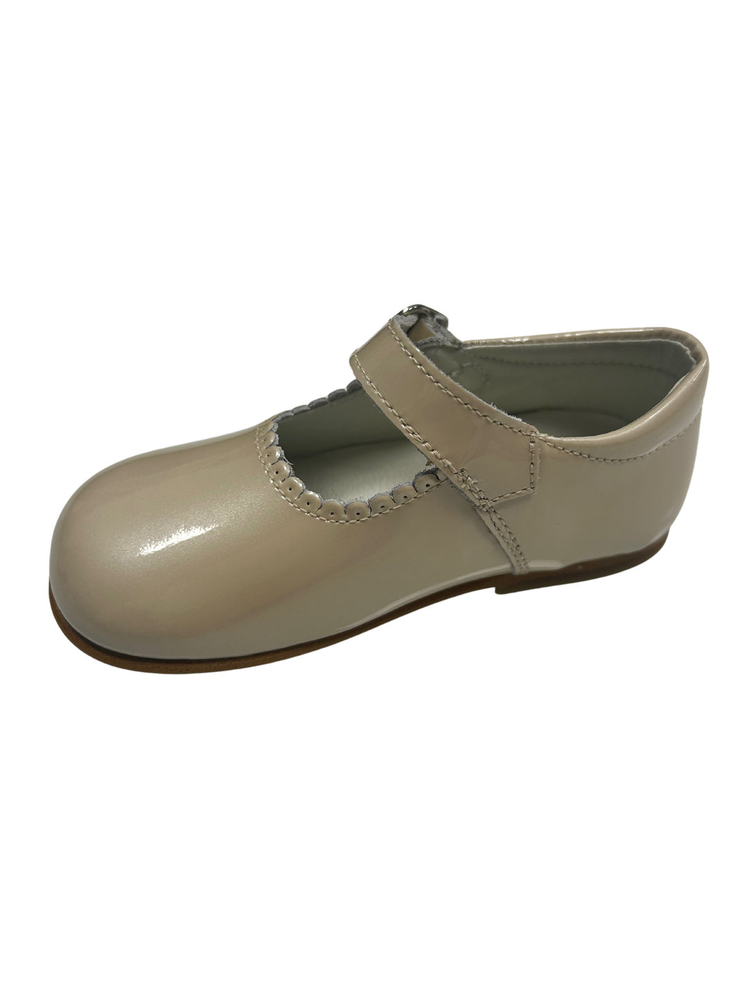 Andanines Girls Beige Pearlescent Patent Mary Janes With Scallop Edging