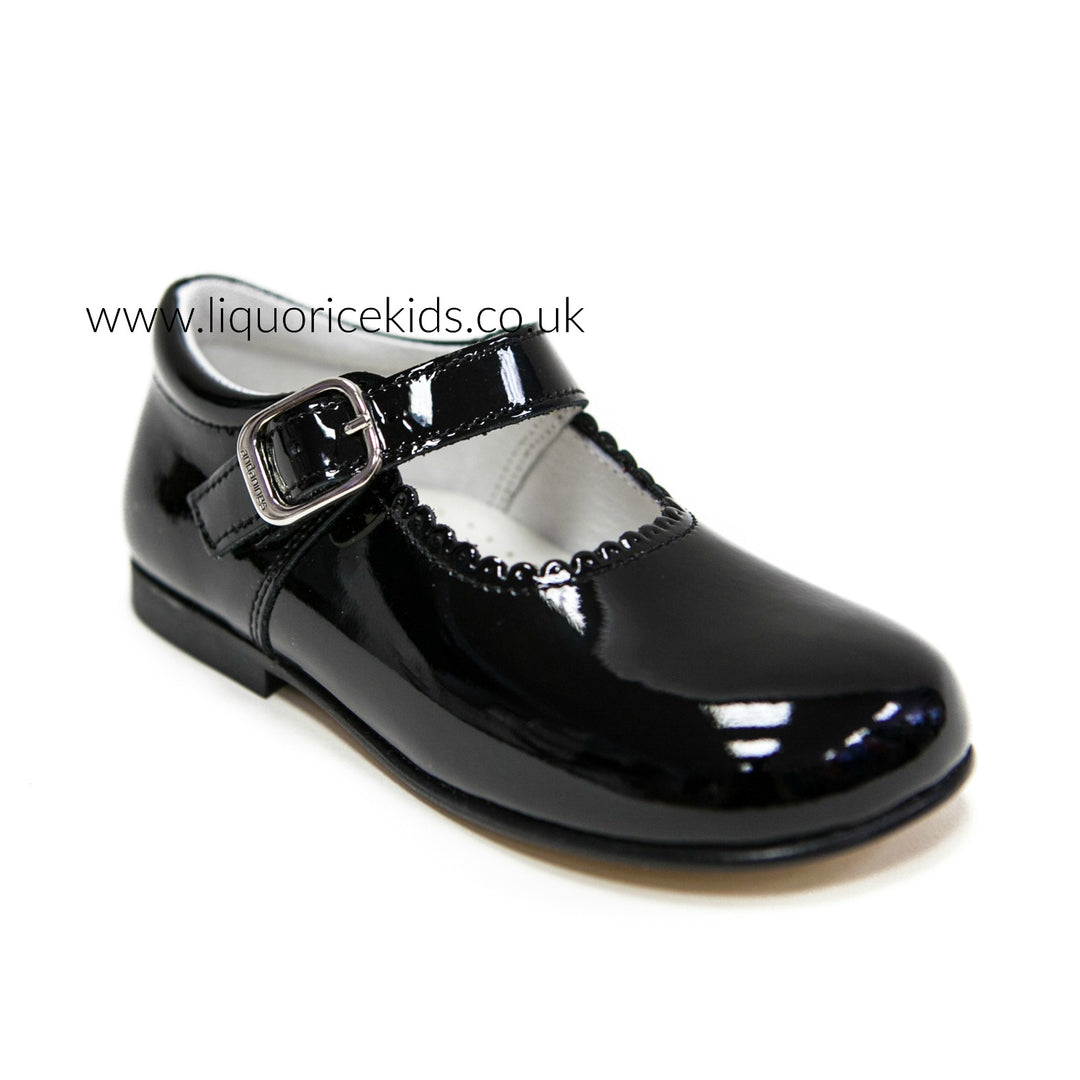 Andanines Girls Black Patent Mary Janes With Scallop Edging. - Liquorice Kids