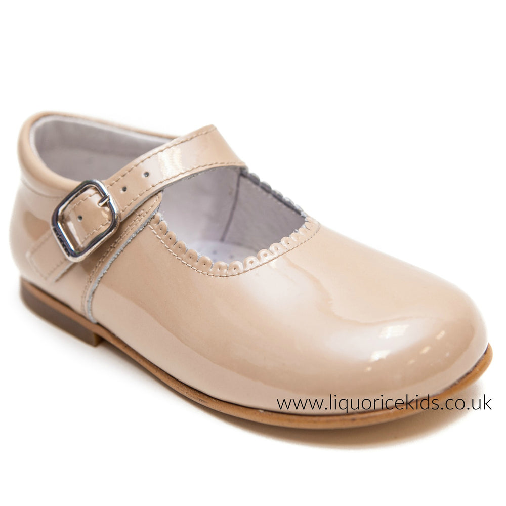 Andanines Girls Camel Patent Mary Janes With Scallop Edging. - Liquorice Kids