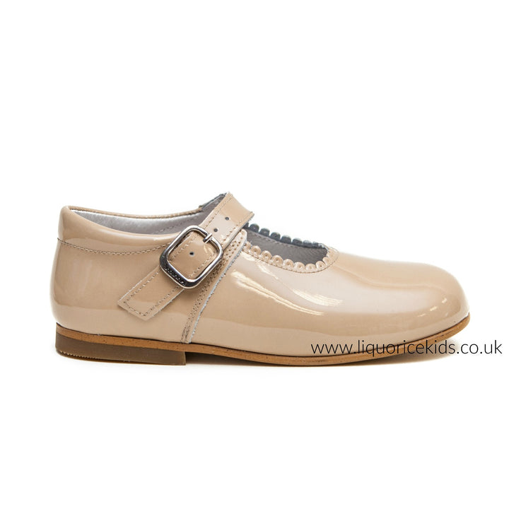 Andanines Girls Camel Patent Mary Janes With Scallop Edging. - Liquorice Kids