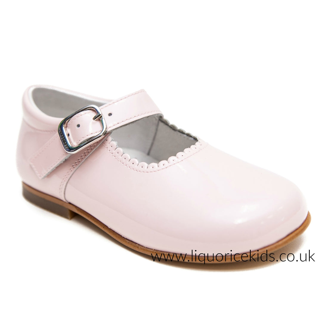 Andanines Girls Pale Pink Patent Mary Janes With Scallop Edging. - Liquorice Kids