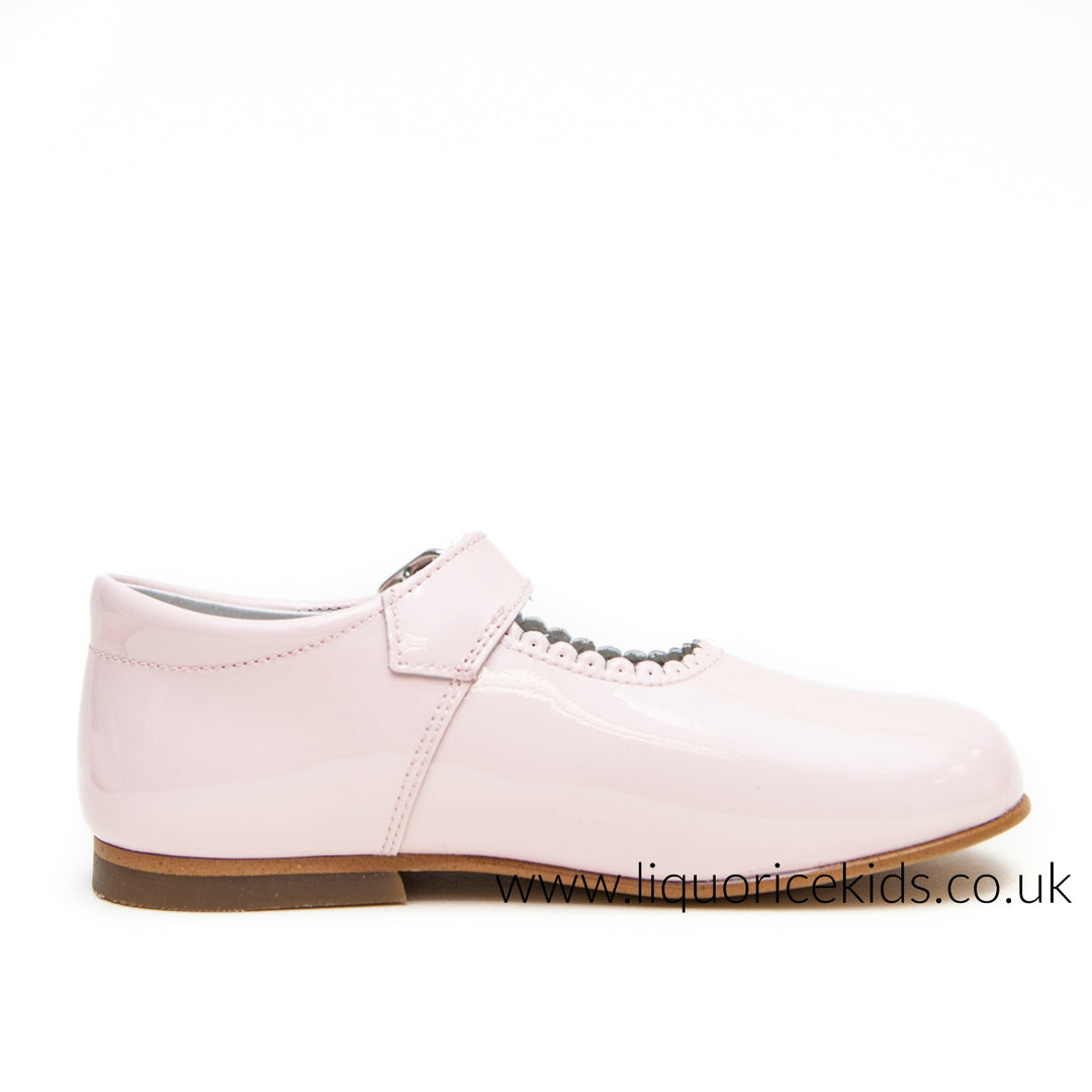 Andanines Girls Pale Pink Patent Mary Janes With Scallop Edging. - Liquorice Kids