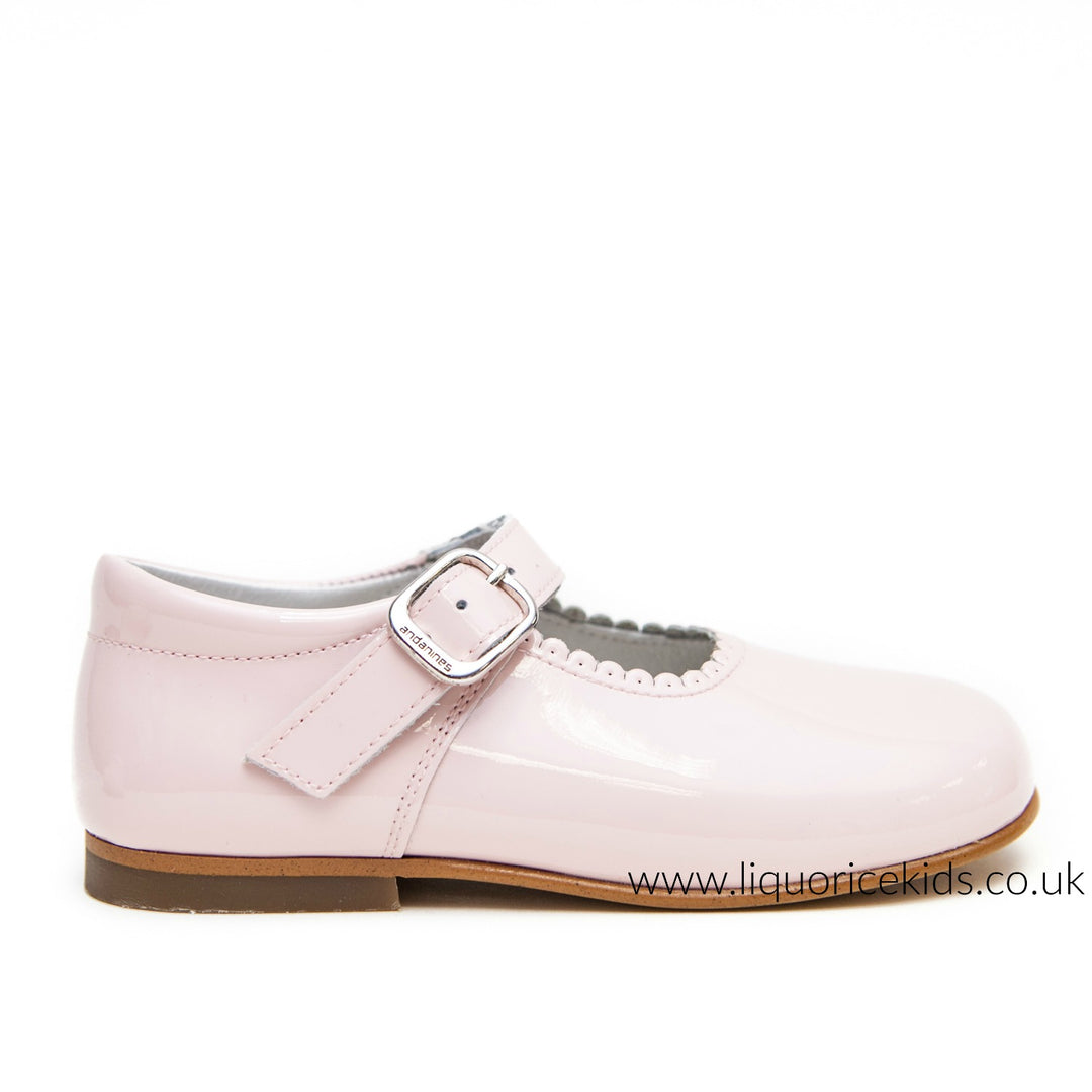 Andanines Girls Pale Pink Patent Mary Janes With Scallop Edging. - Liquorice Kids