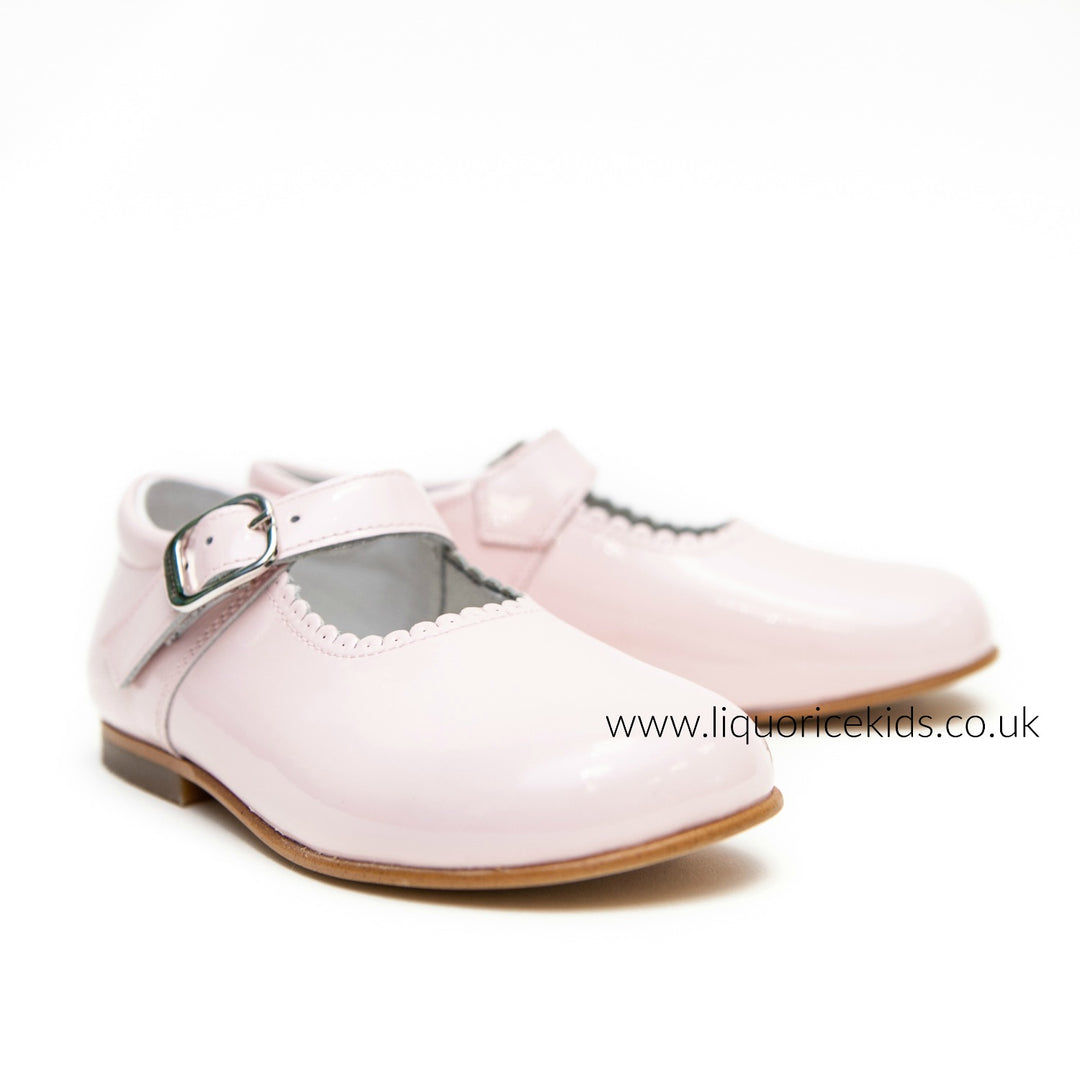 Andanines Girls Pale Pink Patent Mary Janes With Scallop Edging. - Liquorice Kids