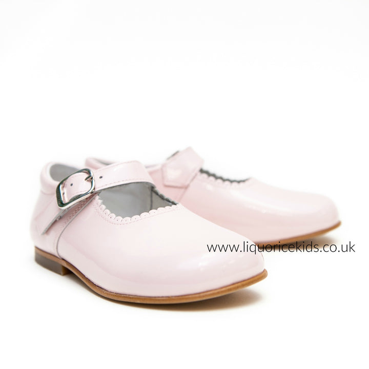 Andanines Girls Pale Pink Patent Mary Janes With Scallop Edging. - Liquorice Kids