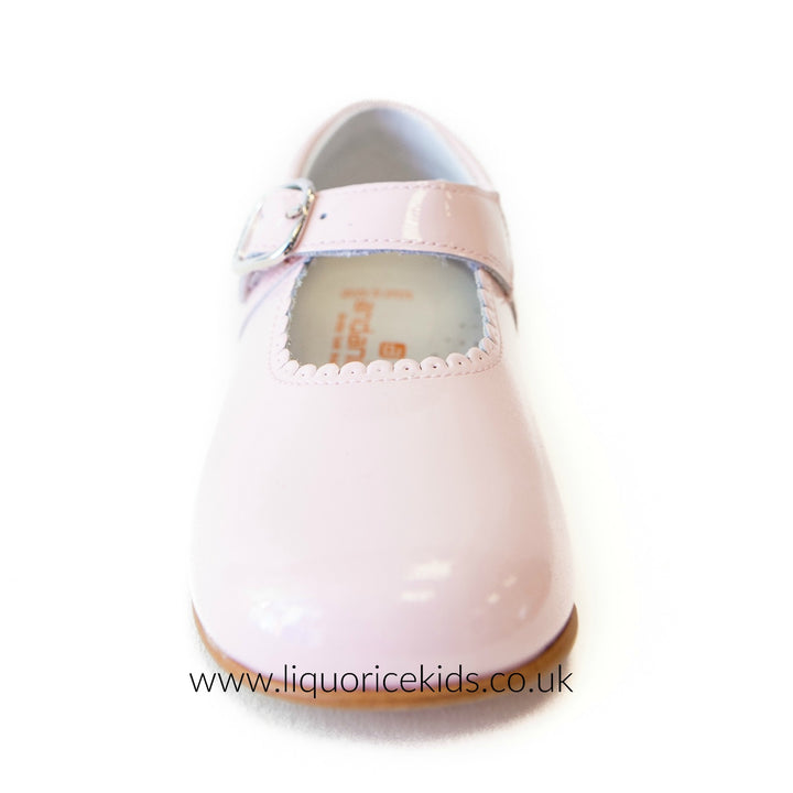 Andanines Girls Pale Pink Patent Mary Janes With Scallop Edging. - Liquorice Kids