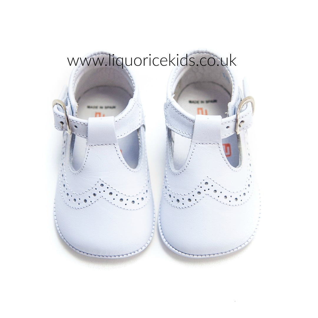 Andanines White Leather Pram Shoes